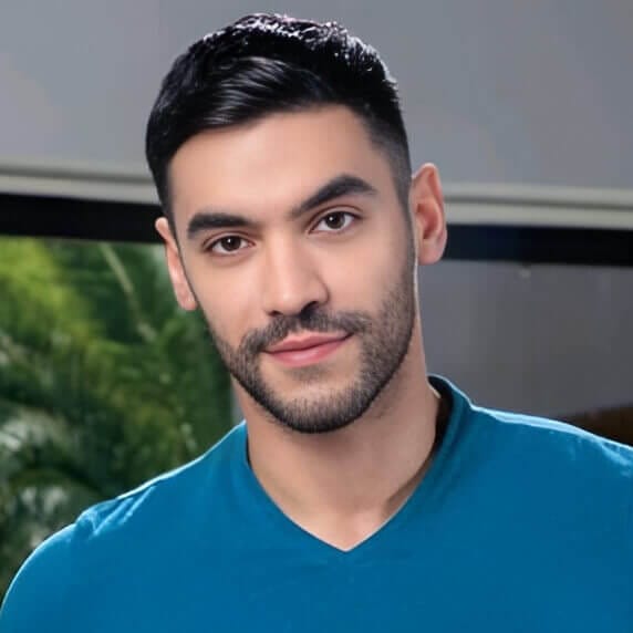 Close‑up of Arad Winwin’s stylish face