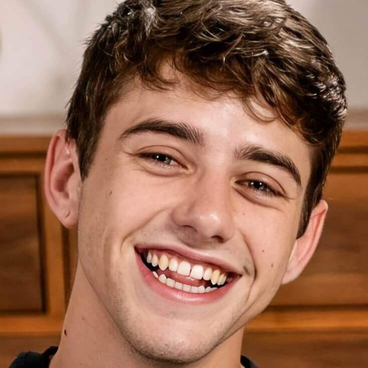 Dato Foland close‑up showing sporty refined style