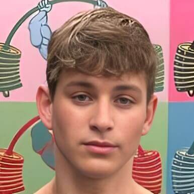 Reno Gold close‑up with sporty stylish appearance